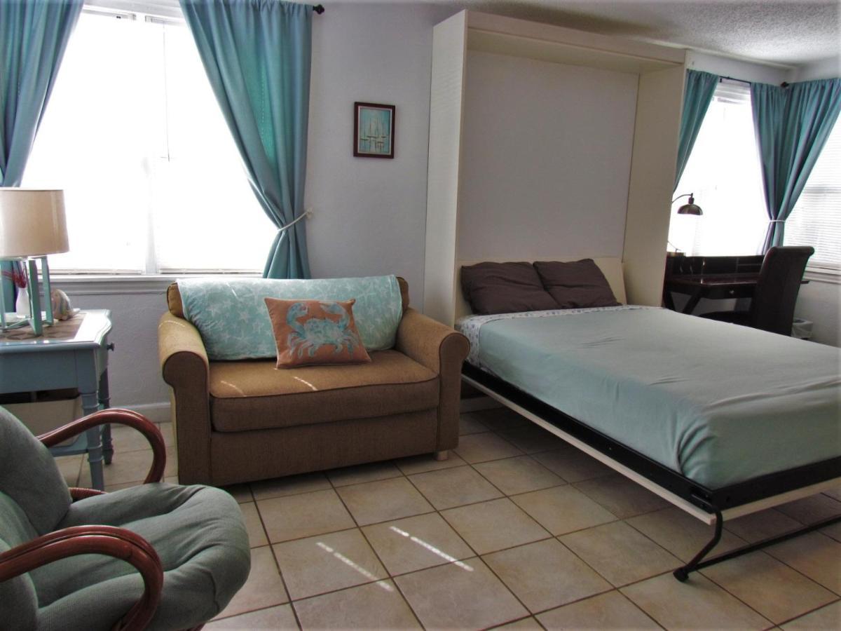 Gulf Gardens Cottage #3 Сейнт Пийт Бийч Екстериор снимка