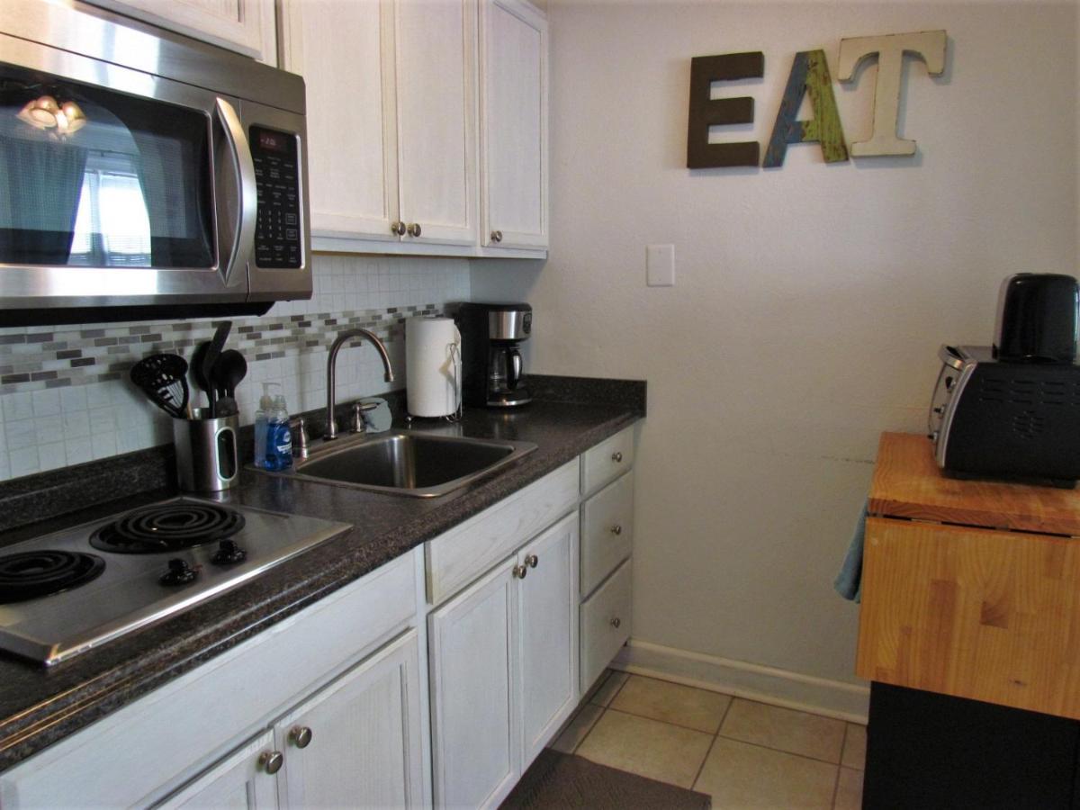 Gulf Gardens Cottage #3 Сейнт Пийт Бийч Екстериор снимка